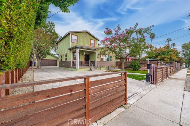 Detail Gallery Image 2 of 28 For 5347 Templeton St, Los Angeles,  CA 90032 - 3 Beds | 3 Baths