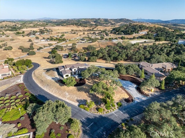 1755 Burnt Rock Way, Templeton CA: https://media.crmls.org/medias/0cc80989-b94d-4325-9ad1-95b705014d57.jpg