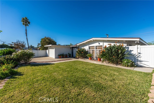 Detail Gallery Image 4 of 41 For 447 S Newton, Covina,  CA 91723 - 4 Beds | 2 Baths