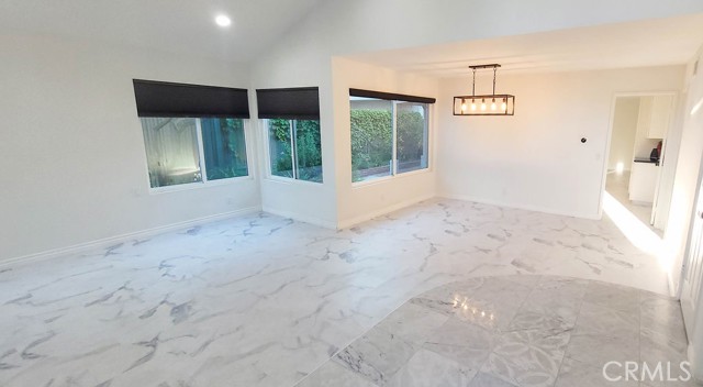 Detail Gallery Image 9 of 38 For 42 Almond Tree Ln, Irvine,  CA 92612 - 3 Beds | 2 Baths