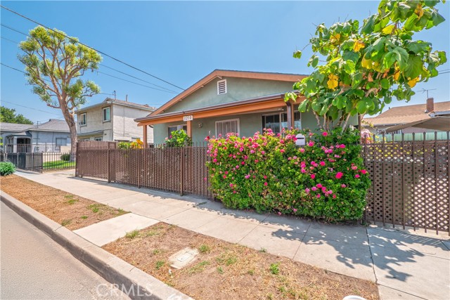 1203 E 33rd Street, Los Angeles CA: https://media.crmls.org/medias/0cc97856-7e1a-40fb-b298-d3c092ca81f1.jpg