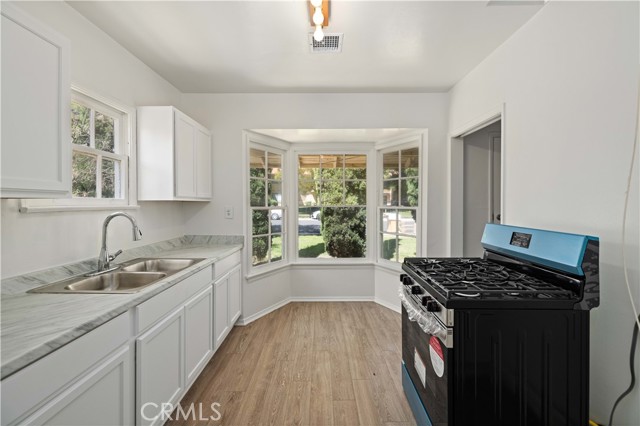 Detail Gallery Image 2 of 29 For 45110 Elm Ave, Lancaster,  CA 93534 - – Beds | – Baths