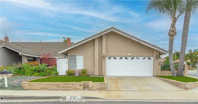 Detail Gallery Image 1 of 43 For 18250 Devonwood Cir, Fountain Valley,  CA 92708 - 3 Beds | 2 Baths