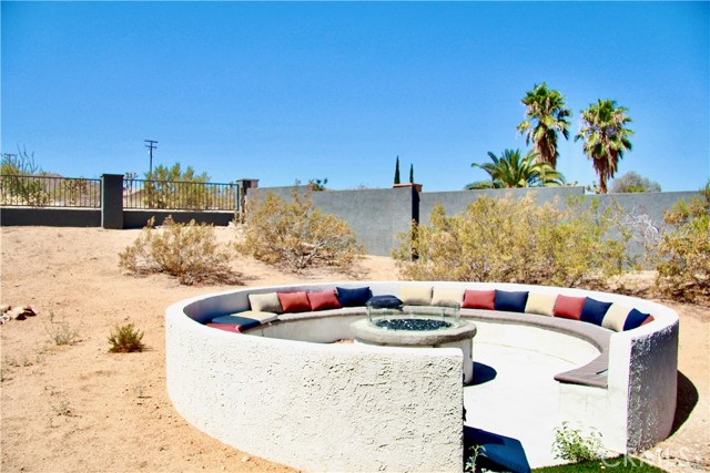 7112 Mecca Road, Joshua Tree CA: https://media.crmls.org/medias/0cc9cf43-eabf-4714-8b53-fc8d580113ee.jpg