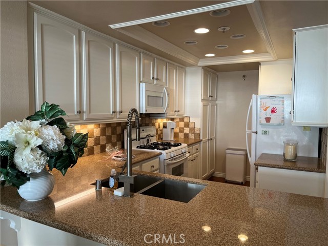 Detail Gallery Image 16 of 42 For 280 Cagney Lane 115, Newport Beach,  CA 92663 - 1 Beds | 1 Baths