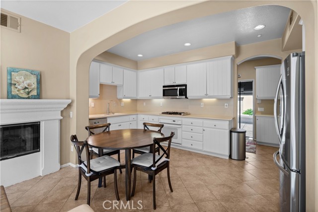 Detail Gallery Image 6 of 48 For 18 Moonstone, Irvine,  CA 92602 - 3 Beds | 2/1 Baths
