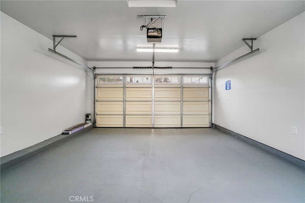 https://media.crmls.org/medias/0ccc0a51-2d6c-47ca-8d15-28b8c29dbb05.jpg?preset=X-Large
