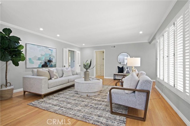 Detail Gallery Image 4 of 34 For 3853 Cedar Ave, Long Beach,  CA 90807 - 2 Beds | 2 Baths
