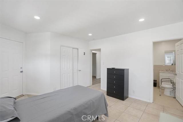 7958 Tampa Ave, Reseda CA: https://media.crmls.org/medias/0ccc412a-c745-4e2f-a308-77318ac1ee48.jpg