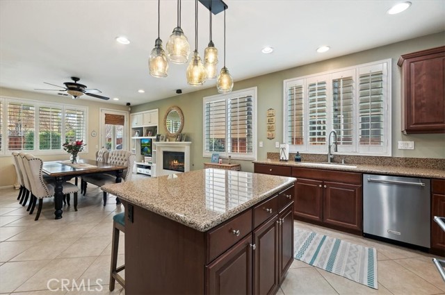 Detail Gallery Image 18 of 46 For 4795 Shasta Blue, Hemet,  CA 92545 - 5 Beds | 3 Baths