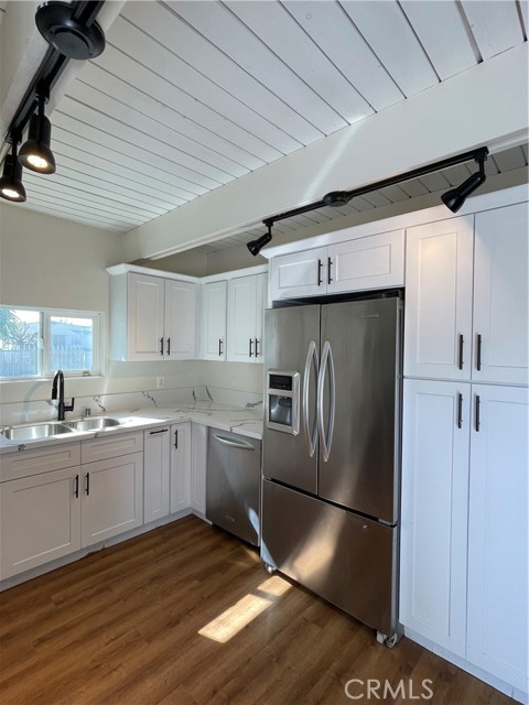 Detail Gallery Image 3 of 26 For 11571 Archwood St, North Hollywood,  CA 91606 - 3 Beds | 2 Baths