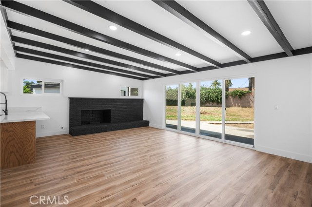 424 E Victoria Street, Rialto CA: https://media.crmls.org/medias/0ccdb21e-5ab4-4ea9-b212-2045cda8db69.jpg