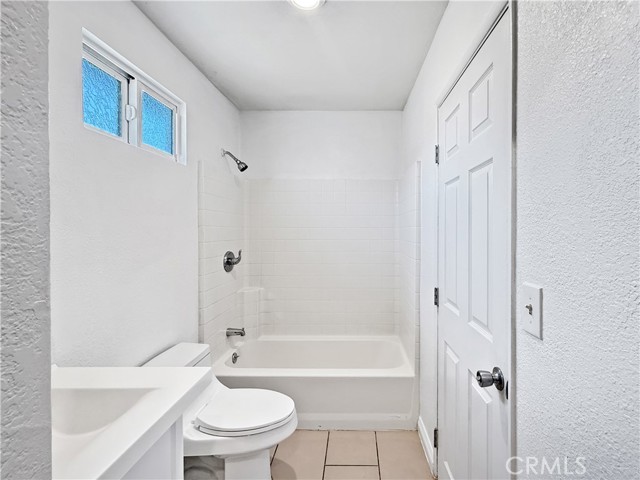 Detail Gallery Image 8 of 12 For 9250 Olive St #C,  Fontana,  CA 92335 - 1 Beds | 1 Baths