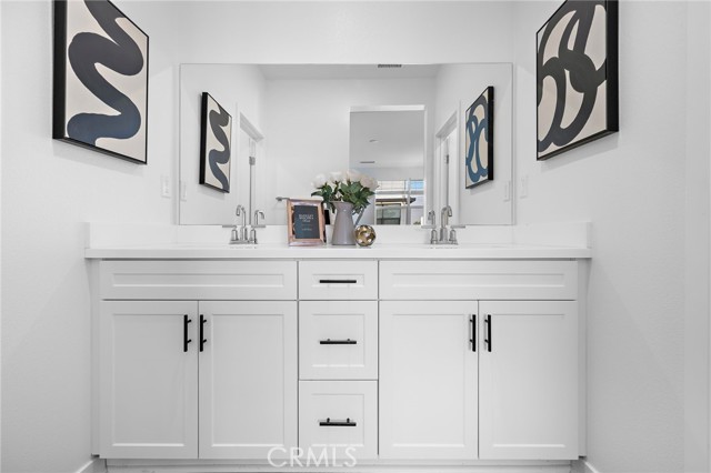 944 N Divino Privado, Ontario CA: https://media.crmls.org/medias/0ccee5bf-97a9-481e-b2c9-8d7ce55f5e94.jpg