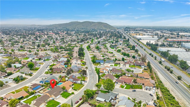 Detail Gallery Image 3 of 44 For 2426 W College Ave, San Bernardino,  CA 92407 - 4 Beds | 2 Baths