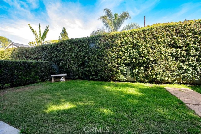 7310 Balboa Boulevard, F photo 52