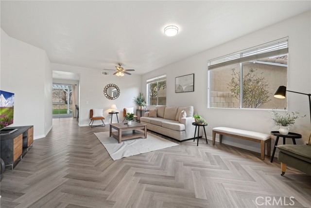 Detail Gallery Image 4 of 37 For 3423 Racquet Ln, Palmdale,  CA 93551 - 5 Beds | 3 Baths