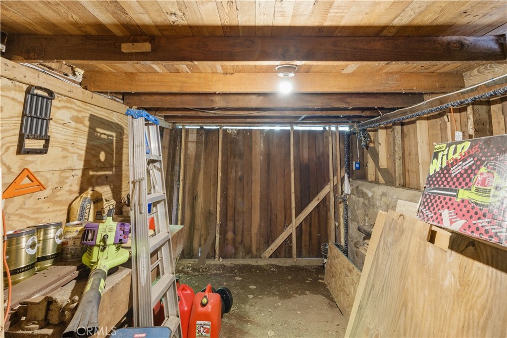 https://media.crmls.org/medias/0cd01b92-7659-4e44-b34f-c9ec41f42c54.jpg?preset=X-Large