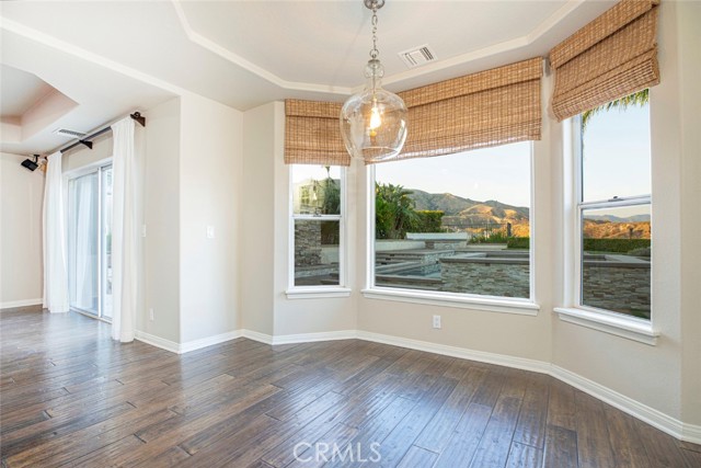 Detail Gallery Image 32 of 74 For 12052 Beaufait Ave, Porter Ranch,  CA 91326 - 5 Beds | 4/1 Baths