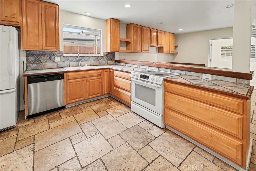 4758 Mount Saint Helens Way - photo 7