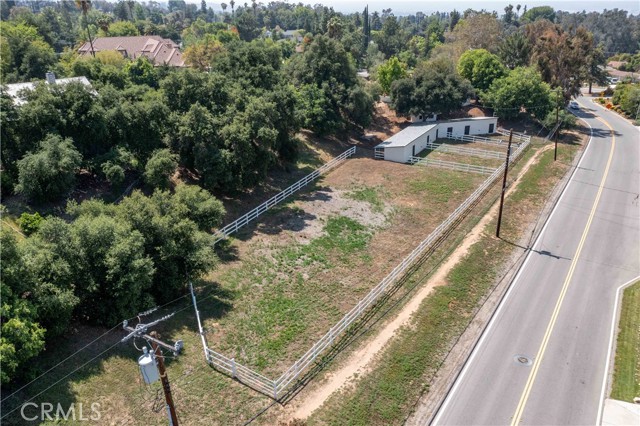 1615 Halsey Street, Redlands CA: https://media.crmls.org/medias/0cd291cd-7cd6-4f6d-a499-529f3e98ed15.jpg