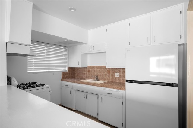 351 Salem Street, Glendale CA: https://media.crmls.org/medias/0cd2ae2c-f76d-4af8-8f30-8052b9402538.jpg