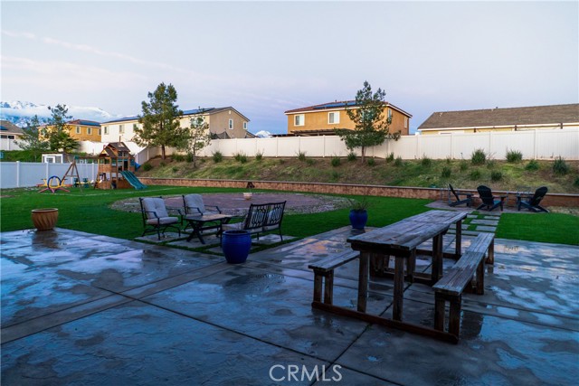 Detail Gallery Image 17 of 53 For 1632 Manti Ct, Beaumont,  CA 92223 - 5 Beds | 4 Baths