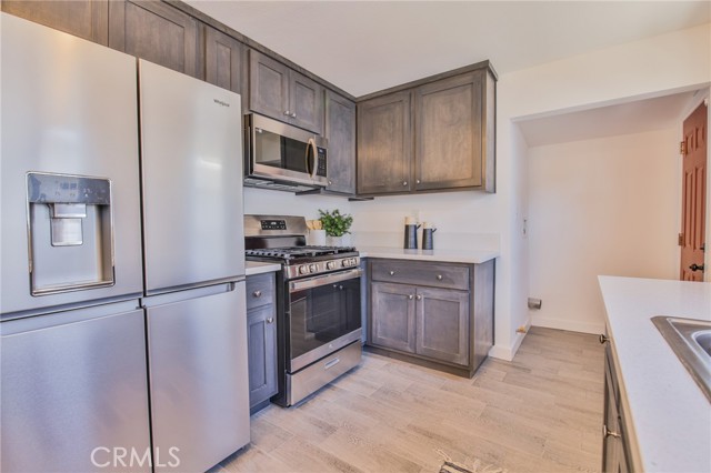 Detail Gallery Image 15 of 41 For 1335 W 68th, Los Angeles,  CA 90044 - 2 Beds | 2 Baths