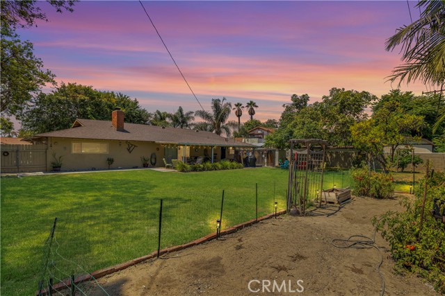 2304 Lewis Street, Santa Ana CA: https://media.crmls.org/medias/0cd41e28-846d-4f32-a97c-51ee2218e6c9.jpg