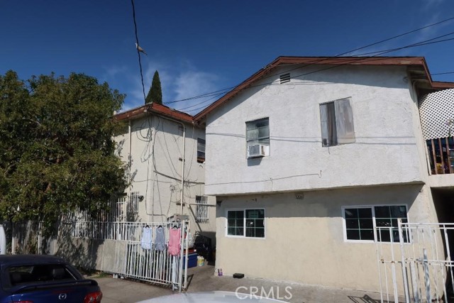 964 E 32nd