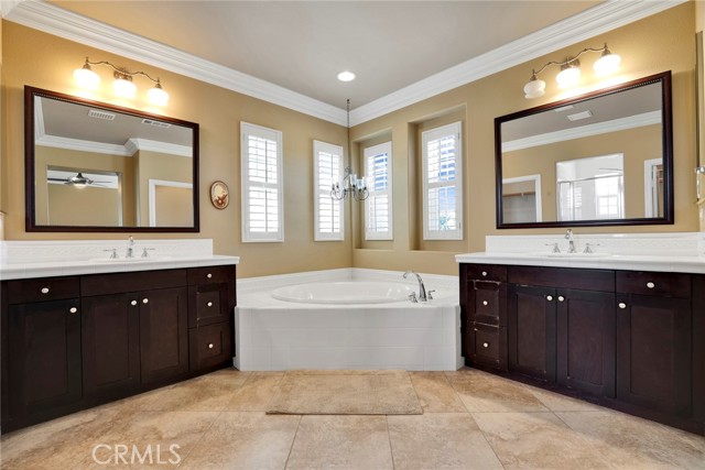 Detail Gallery Image 17 of 40 For 6254 Village Green Dr., Carlsbad,  CA 92009 - 3 Beds | 3 Baths