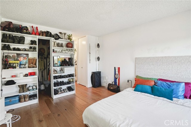 Detail Gallery Image 11 of 19 For 5460 White Oak #C315,  Encino,  CA 91316 - 2 Beds | 2 Baths