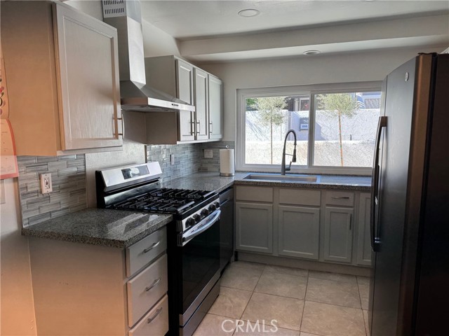 Detail Gallery Image 10 of 28 For 820 W 232nd, Torrance,  CA 90502 - 2 Beds | 2 Baths