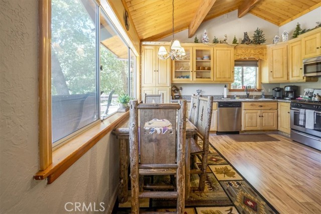 Detail Gallery Image 14 of 35 For 1218 Bow Canyon Ct, Big Bear Lake,  CA 92315 - 2 Beds | 1 Baths