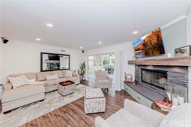 10252 Lorraine Lane, Cypress CA: https://media.crmls.org/medias/0cd868ab-fed3-45c5-908a-5dd7712ed942.jpg