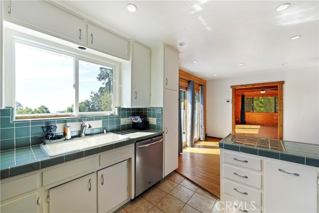 Detail Gallery Image 38 of 68 For 22781 Crest Forest Dr #2048,  Crestline,  CA 92325 - 3 Beds | 2 Baths