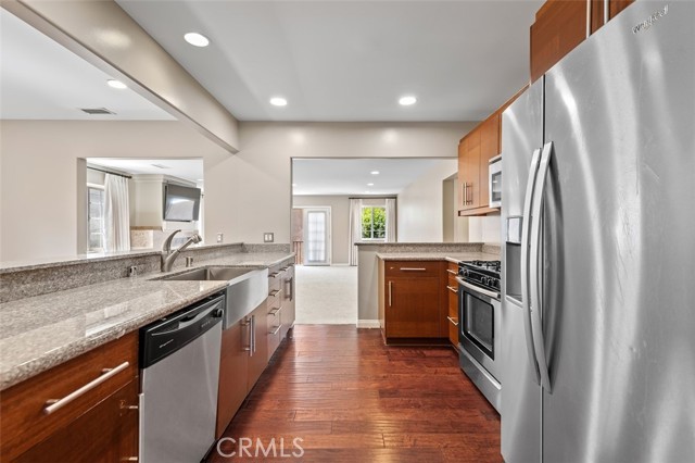 Detail Gallery Image 10 of 26 For 18005 Bullock, Encino,  CA 91316 - 5 Beds | 4 Baths