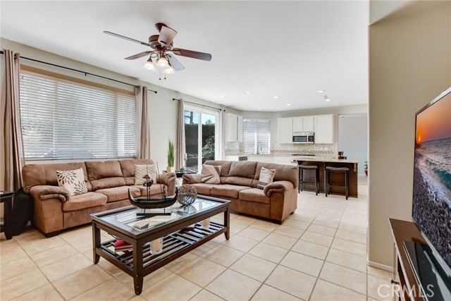32501 Sprucewood Way, Lake Elsinore CA: https://media.crmls.org/medias/0cdb2c1a-a10b-4bba-a364-670cdb686f74.jpg