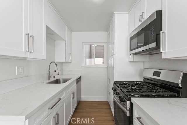 224 13th Street, Huntington Beach CA: https://media.crmls.org/medias/0cdb6e82-39bb-412d-ac43-17b810e8c330.jpg