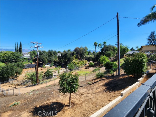 507 E Mariposa Drive, Redlands CA: https://media.crmls.org/medias/0cdbfb41-0982-40fc-90dd-1d0ea05bb9cd.jpg