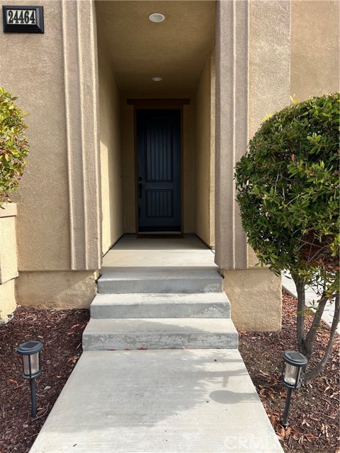 Detail Gallery Image 4 of 57 For 24464 Periwinkle, Lake Elsinore,  CA 92532 - 5 Beds | 3 Baths