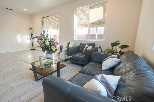 Detail Gallery Image 6 of 30 For 7411 Louise, Winton,  CA 95388 - 3 Beds | 2/1 Baths