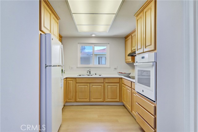 925 Ave Majorca, Laguna Woods CA: https://media.crmls.org/medias/0cdc8358-3961-4863-90fd-55111f4b13bf.jpg