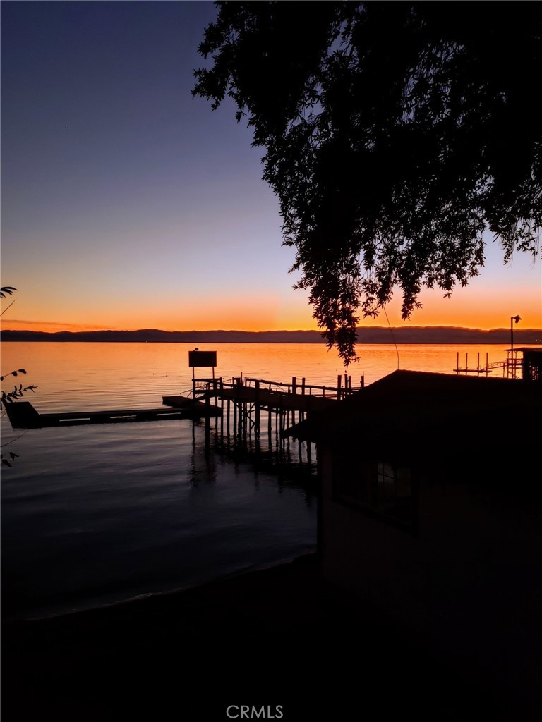 https://media.crmls.org/medias/0cdc9112-c2d3-4273-95c7-d0a1eff68388.jpg?preset=X-Large
