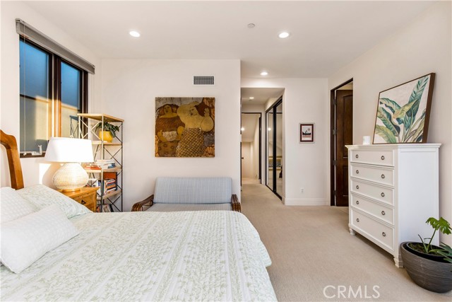 Detail Gallery Image 16 of 19 For 320 33rd, Manhattan Beach,  CA 90266 - 3 Beds | 4 Baths