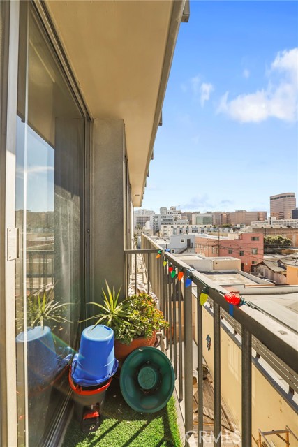 Detail Gallery Image 6 of 18 For 375 Atlantic #407,  Long Beach,  CA 90802 - 1 Beds | 1 Baths