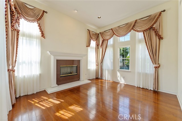 2528 N San Miguel Drive, Orange CA: https://media.crmls.org/medias/0cde2c7e-c65e-4abb-99a6-4300665e2ee1.jpg