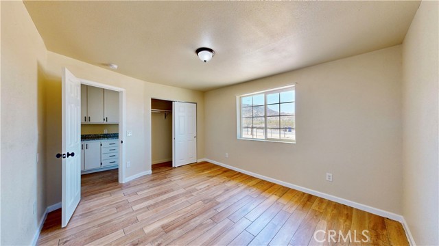 24254 Yucca Loma Road, Apple Valley CA: https://media.crmls.org/medias/0cde379e-d404-4b56-abad-381710a7d0cd.jpg