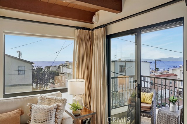 Detail Gallery Image 3 of 42 For 3520 Alma, Manhattan Beach,  CA 90266 - 3 Beds | 3/1 Baths