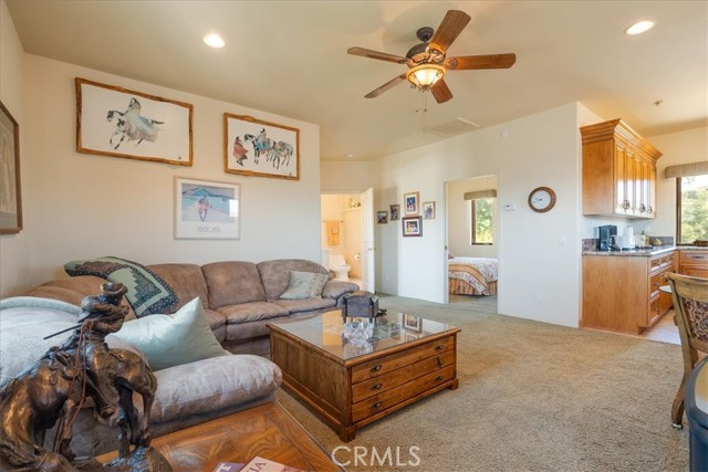 1917 Santa Margarita Drive, Fallbrook CA: https://media.crmls.org/medias/0cdeb1bd-25f2-4768-8e84-ab4eb51be951.jpg